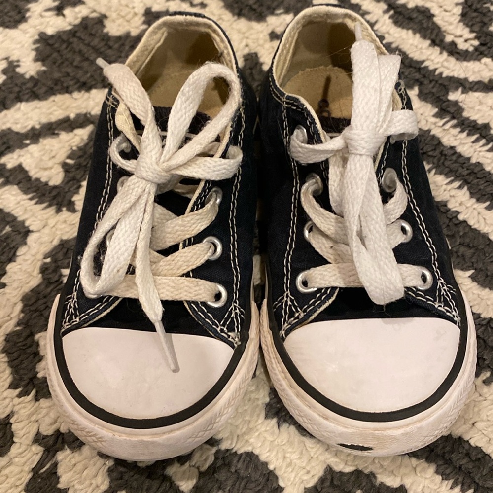 Toddler converse sz 8